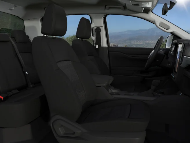 Nội thất màu đen hoàn thiện